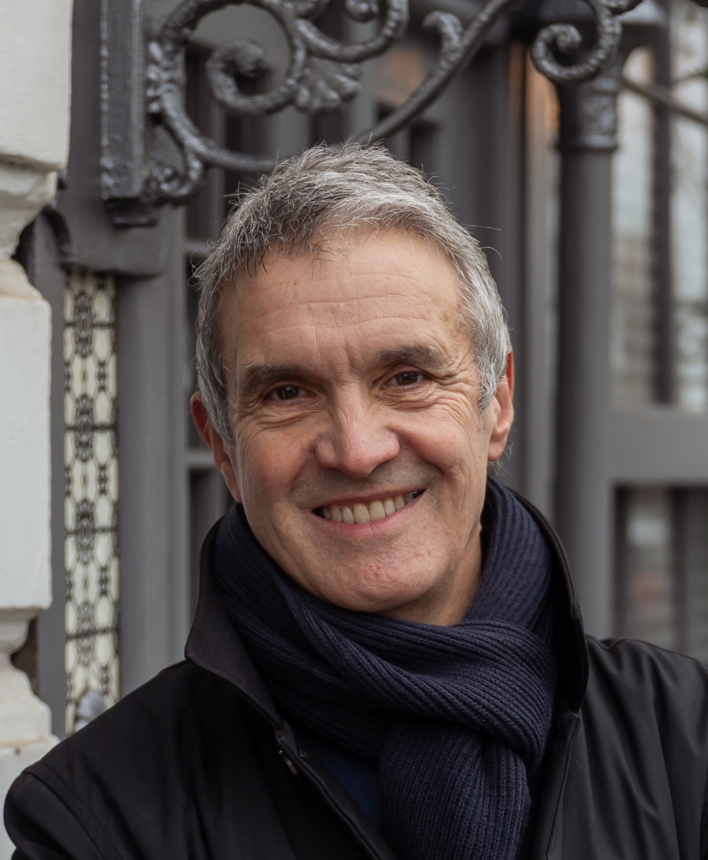 Crime fiction author Toni Viola portrait